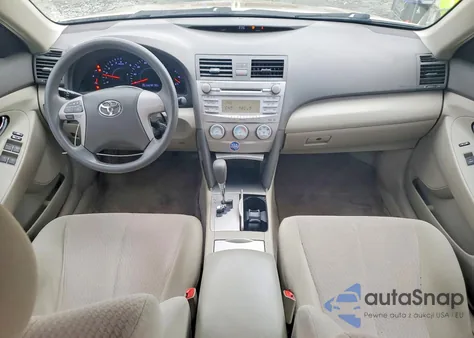 2011 Toyota Camry Base z USA, uszkodzony, nr VIN 4T1BF3EK1BU221083